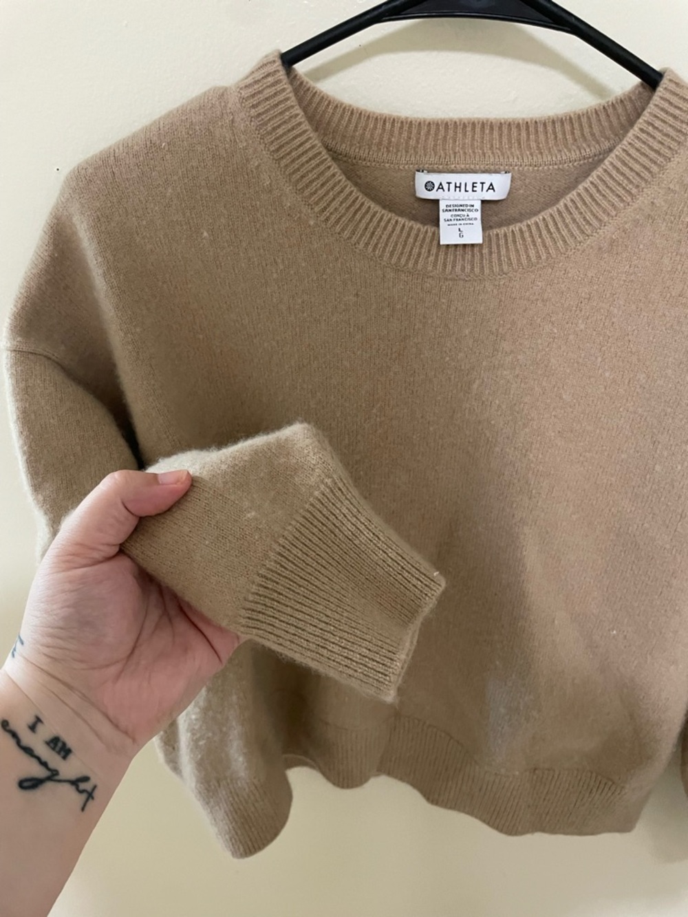✨Women’s Athleta Crew Neck Fuzzy Sweater Size L - Picture 5 of 8